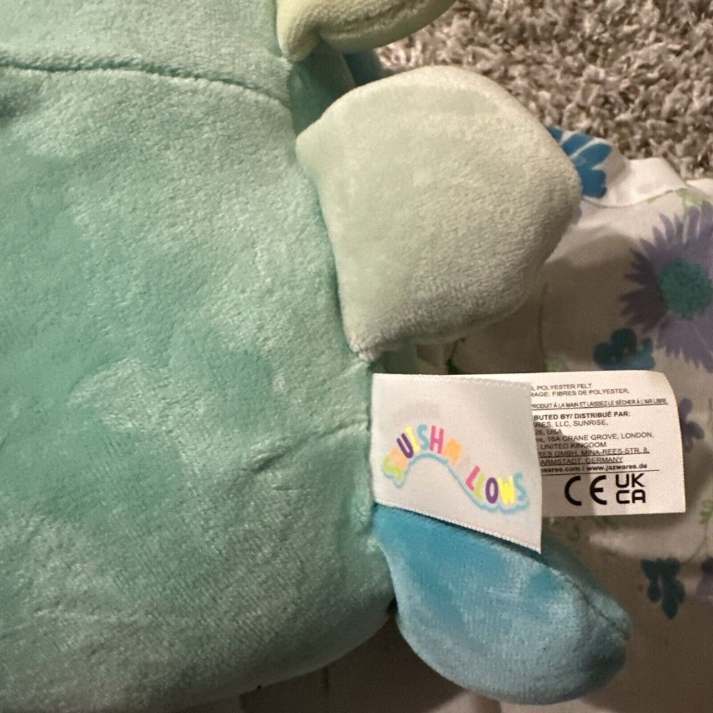 Squishmallow 8 inch Eiko The Octopus w/ Top Hat & Heart New With Tags - Picture 2 of 4